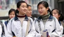 张悦轩在学校的爆料视频,揭秘校园生活幕后真相